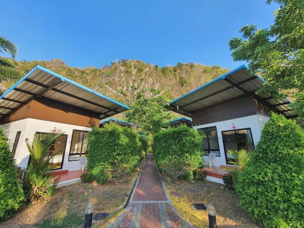 Phuphayot Resort Trang Extérieur photo