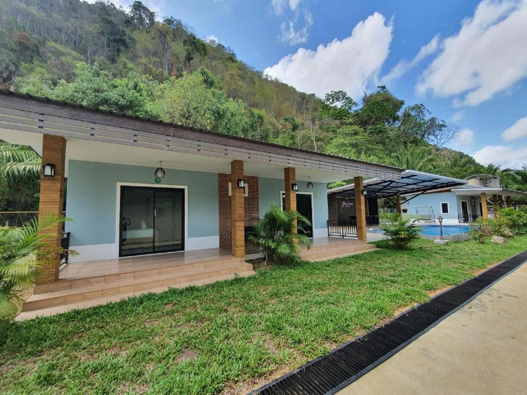 Phuphayot Resort Trang Extérieur photo